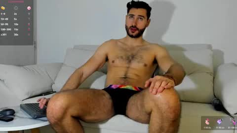 mateoking_ online show from December 16, 5:14 am