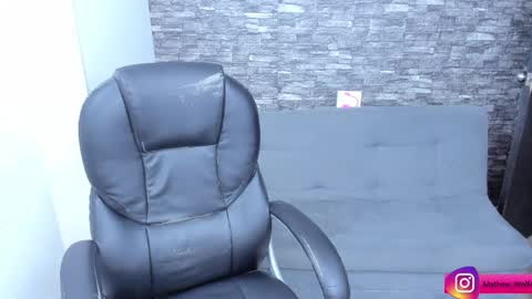 Mathew Independent model online show from September 28, 7:56 pm