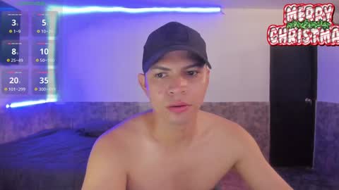 Matt Coom Independent model online show from December 25, 4:43 pm