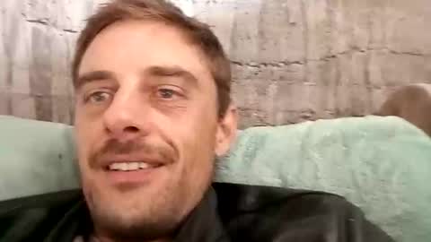 mattlesnake_101 online show from March 1, 2:33 am