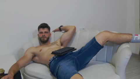 mauro_real_man online show from June 5, 7:08 pm