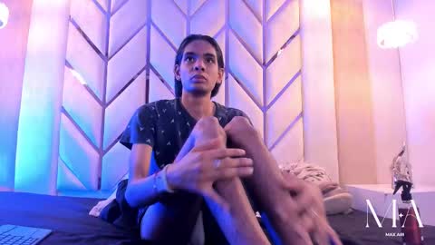 MAX online show from January 14, 3:44 am