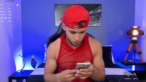 Max Conor online show from October 7, 1:37 pm