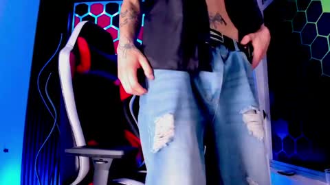 Max online show from March 30, 8:59 am