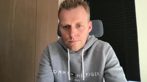 Max take off clothes online show from January 27, 10:38 am