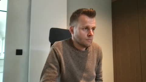 Max take off clothes online show from December 2, 10:06 am