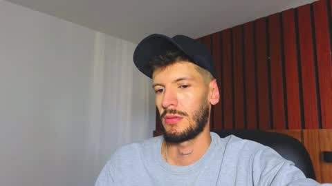 Max Taylor online show from December 22, 9:45 pm