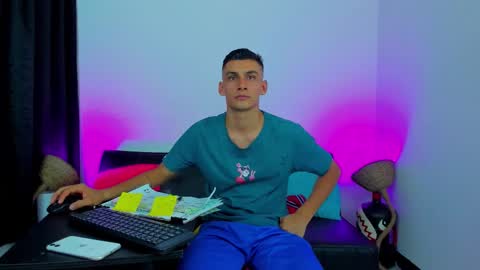 MAX     online show from February 15, 7:47 am