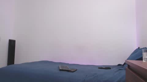 max_xl_ online show from April 18, 2:24 am