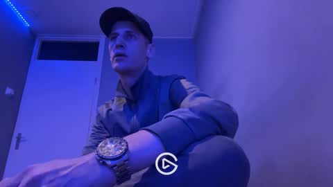 Max online show from February 17, 6:48 pm