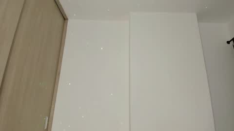 Max  online show from February 26, 7:59 pm