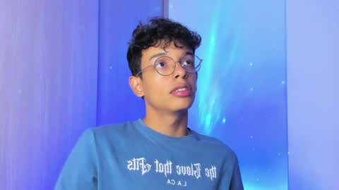 Max  online show from April 2, 2:20 am