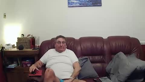 MAX online show from February 4, 11:11 pm