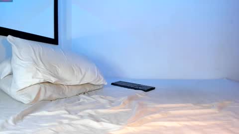 MAXI      online show from October 25, 3:52 am