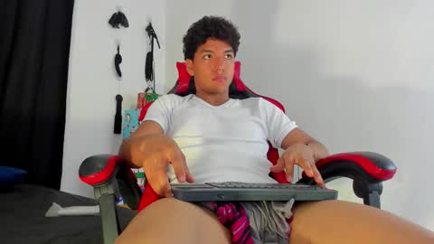 Maximiliano online show from December 15, 8:06 pm