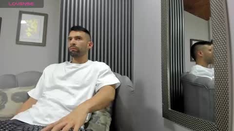 Maximo online show from February 6, 1:49 am