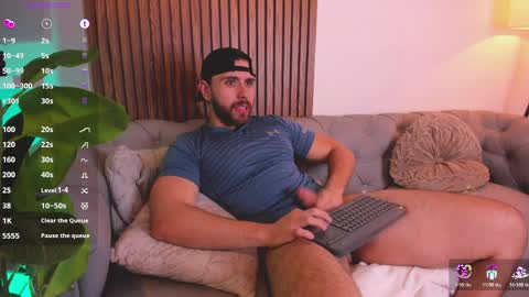 Maximo Wolf online show from April 4, 10:18 pm