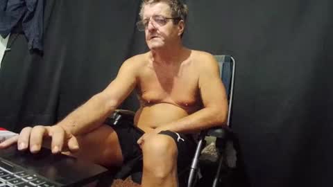 Max online show from January 31, 9:37 pm