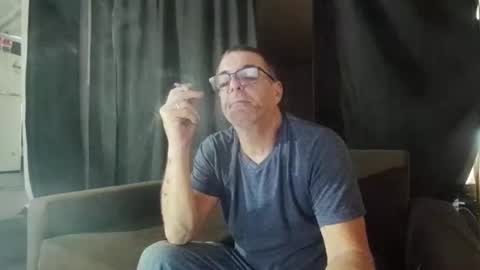 Max online show from February 25, 5:52 am