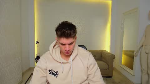 MaxKaiden online show from November 9, 5:33 am