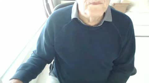 Snapshot of mbeastie chatting on January 15, 5:26 pm Beastie online show from January 15, 5:26 pm