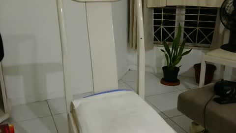 mdbisc online show from December 4, 2:07 am