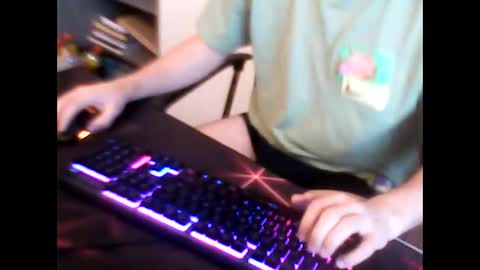 Snapshot of meks5544 chatting on December 31, 10:48 am meks5544 online show from December 31, 10:48 am