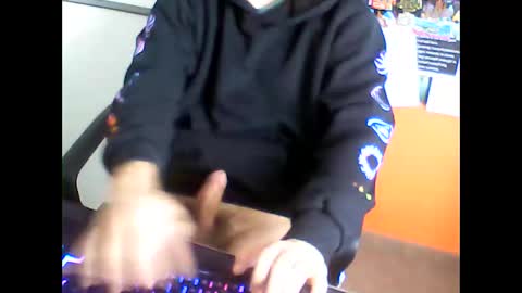 Snapshot of meks5544 chatting on February 24, 11:10 am meks5544 online show from February 24, 11:10 am