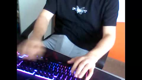 Snapshot of meks5544 chatting on February 26, 1:08 pm meks5544 online show from February 26, 1:08 pm