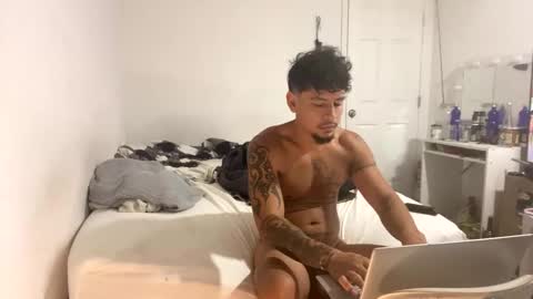 miamiclos1 online show from February 15, 12:35 pm