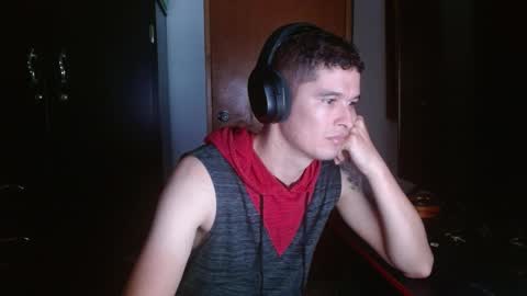 Snapshot of miaou_miaou chatting on February 8, 4:03 am miaou_miaou online show from February 8, 4:03 am