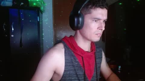 Snapshot of miaou_miaou chatting on February 9, 4:14 am miaou_miaou online show from February 9, 4:14 am