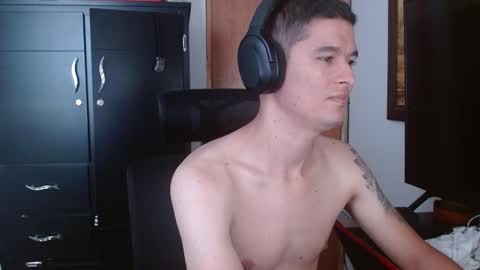 Snapshot of miaou_miaou chatting on March 2, 1:53 pm miaou_miaou online show from March 2, 1:53 pm