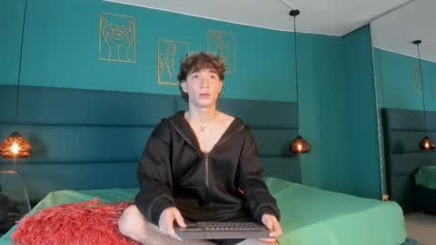 Michell Heisenberg online show from May 2, 8:22 pm