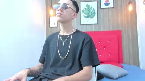 mick_johnsonn online show from November 17, 12:19 pm