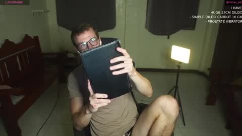 Mickey online show from December 8, 1:03 pm