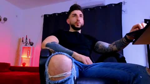 MightyAaron online show from April 19, 7:38 pm