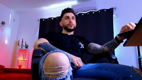 MightyAaron online show from April 9, 5:16 am