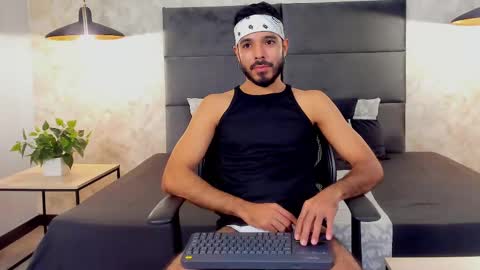 miguelsanfrancisco online show from October 4, 3:06 pm