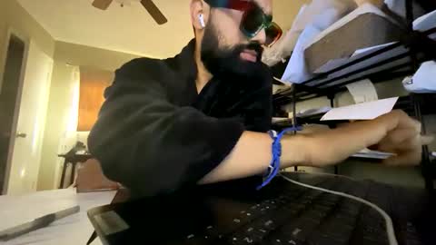 mik138 online show from October 29, 5:05 pm