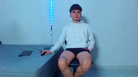 Mike IMDEPENDIENT MODEL online show from October 17, 3:43 am