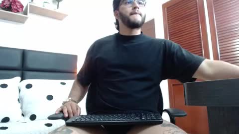  MIKE FOXXX online show from December 1, 3:31 am