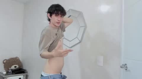 Mikebelf4 online show from February 17, 11:47 pm