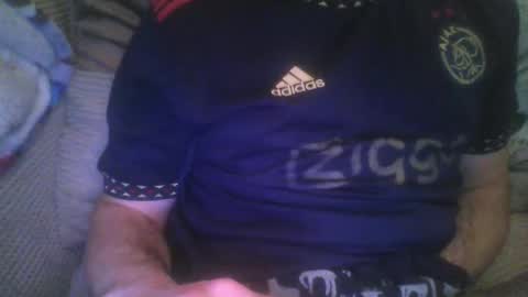 mikehockishuge9 online show from November 28, 5:04 pm