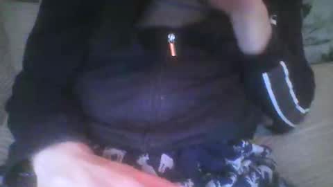 Snapshot of mikehockishuge9 chatting on October 31, 7:17 pm mikehockishuge9 online show from October 31, 7:17 pm