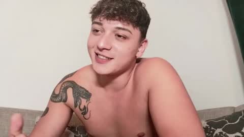 Snapshot of mikelaur chatting on October 2, 4:55 pm MikeLaur online show from October 2, 4:55 pm