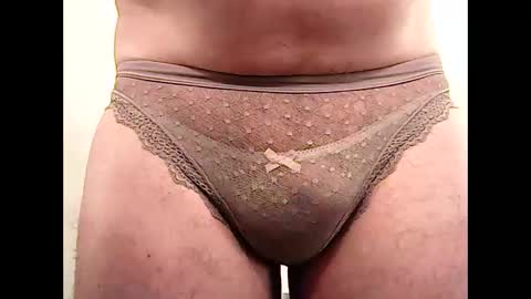 Snapshot of min619378 chatting on February 19, 6:43 pm min619378 online show from February 19, 6:43 pm