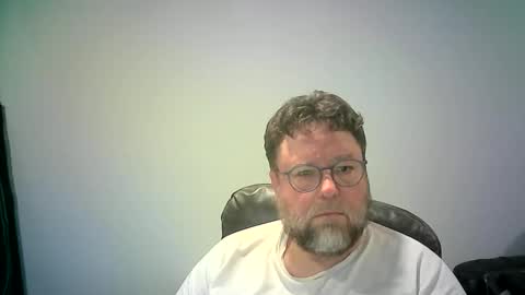 Mr. Happy online show from November 9, 4:49 am