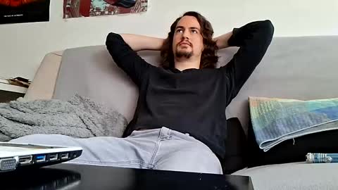 Snapshot of misterice93 chatting on February 5, 2:16 pm MrWhite08 online show from February 5, 2:16 pm