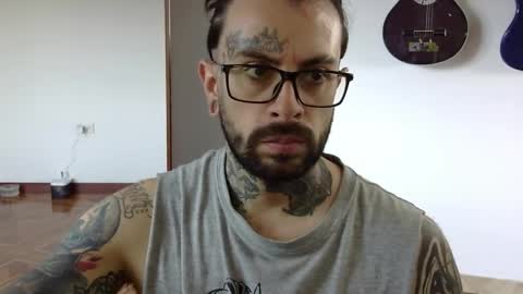     online show from April 19, 3:33 pm